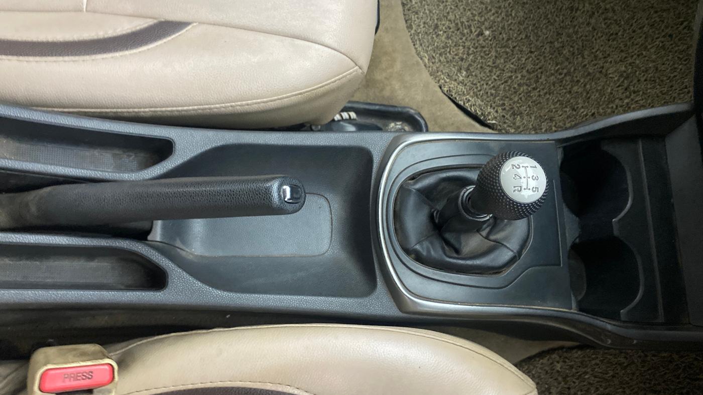 2016 Honda City 1.5L I-VTEC SV, Petrol, Manual, 96,672 km, Gear Lever