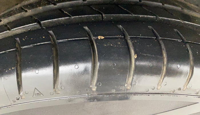 2022 Hyundai AURA S 1.2 CNG, CNG, Manual, 38,968 km, Right Front Tyre Tread