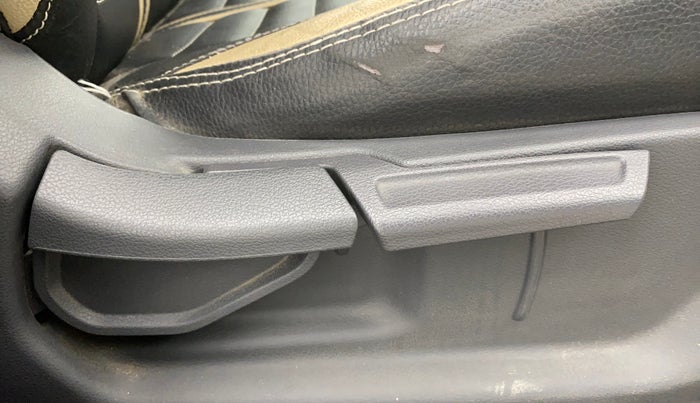 2022 Hyundai AURA S 1.2 CNG, CNG, Manual, 38,968 km, Driver Side Adjustment Panel