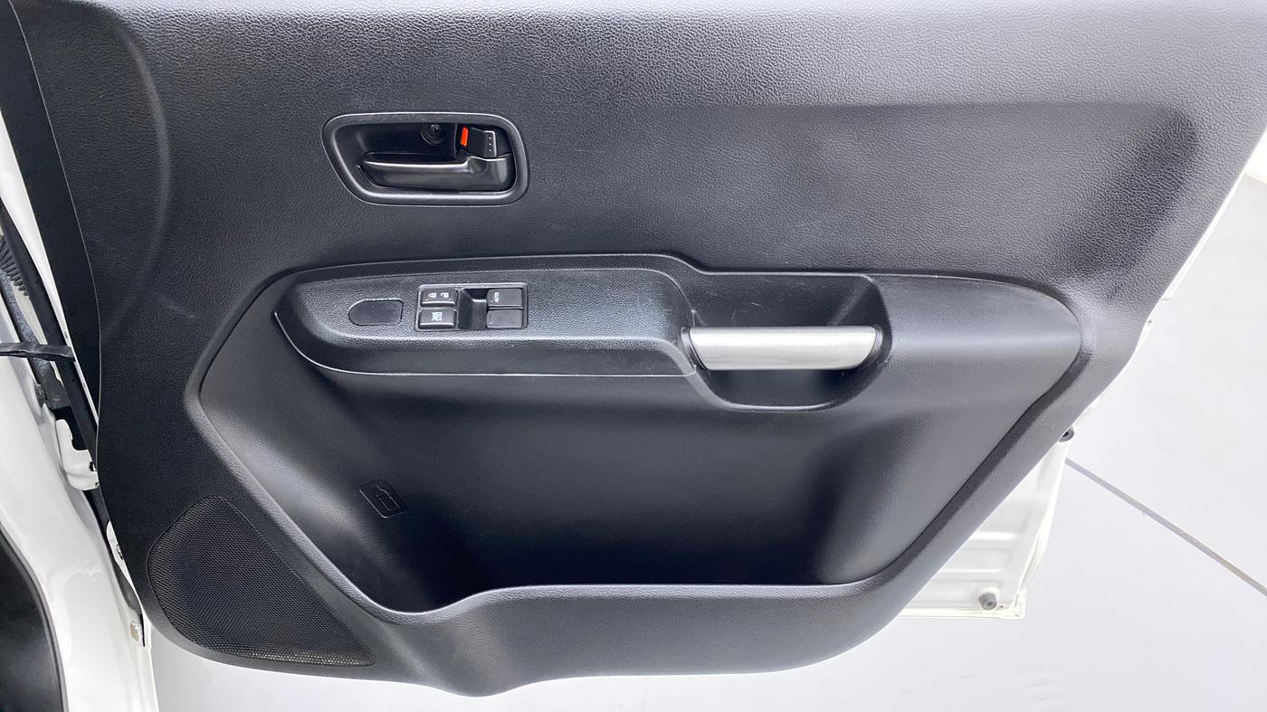 2021 Maruti IGNIS SIGMA 1.2 K12, Petrol, Manual, 11,035 km, Driver Side Door Panels Control