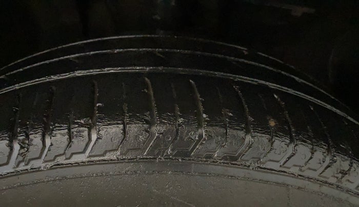 2022 Tata PUNCH ACCOMPLISHED MT, CNG, Manual, 74,630 km, Right Front Tyre Tread