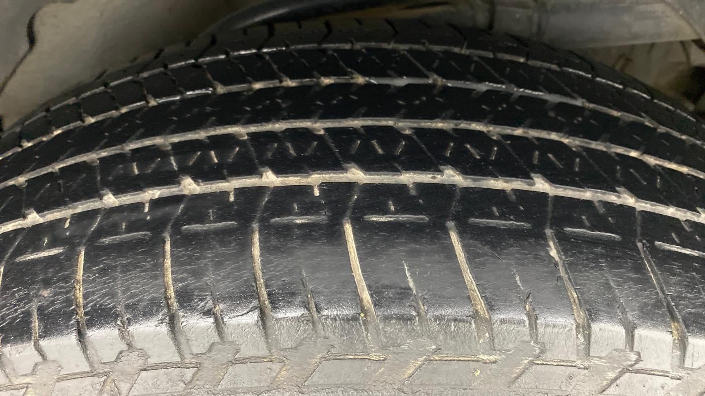 2016 Mahindra XUV500 W8 FWD AT, Diesel, Automatic, 52,369 km, Left Rear Tyre Tread