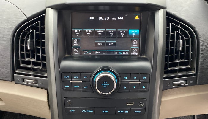 2016 Mahindra XUV500 W8 FWD AT, Diesel, Automatic, 52,369 km, Infotainment System