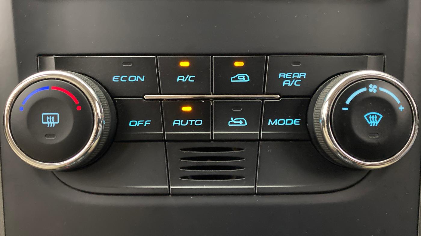 2016 Mahindra XUV500 W8 FWD AT, Diesel, Automatic, 52,369 km, Automatic Climate Control