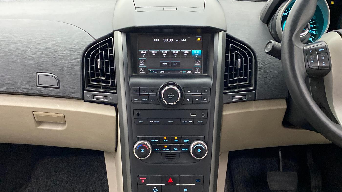 2016 Mahindra XUV500 W8 FWD AT, Diesel, Automatic, 52,369 km, Air Conditioner