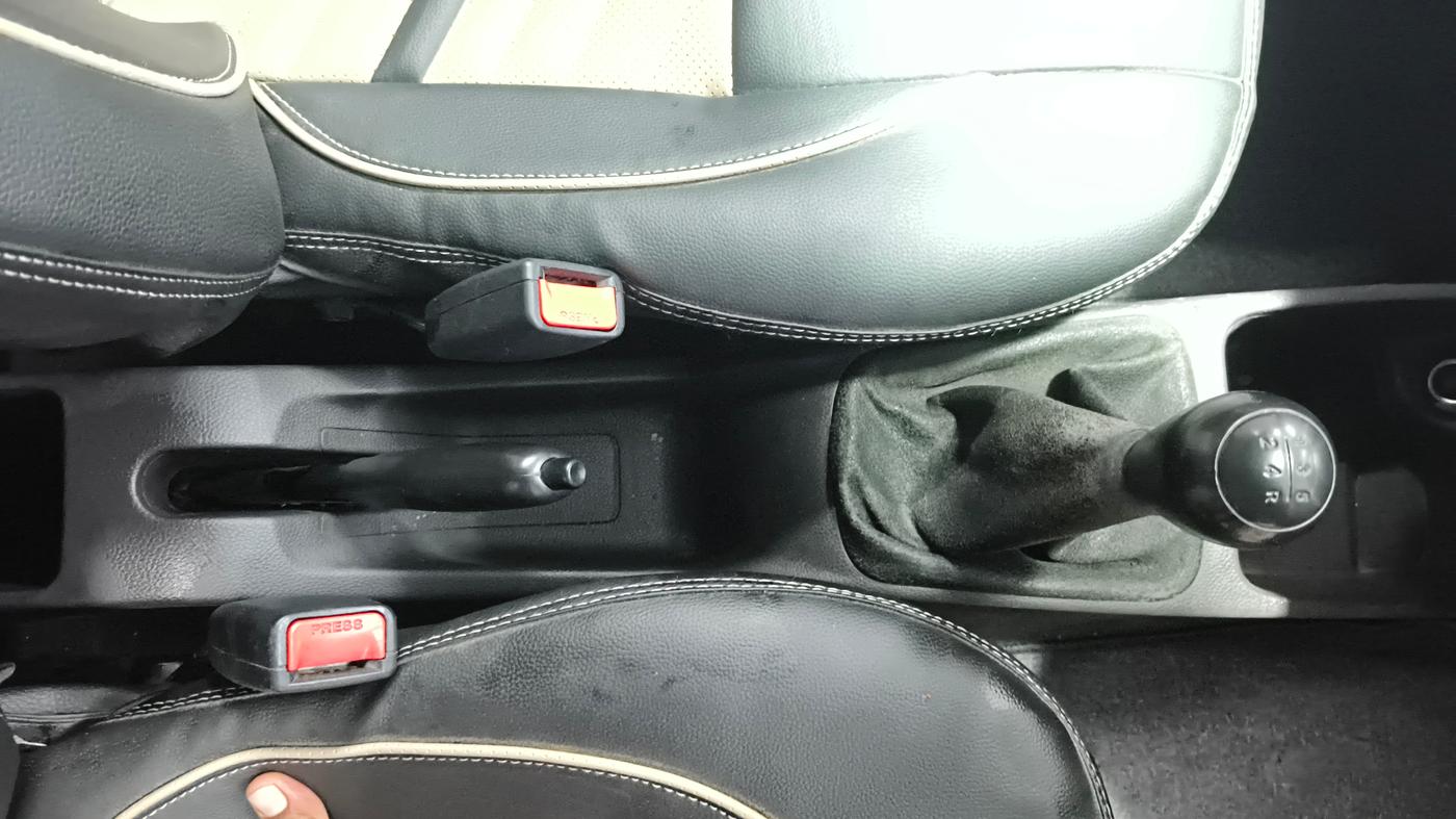 2015 Hyundai Eon ERA +, Petrol, Manual, 90,271 km, Gear Lever