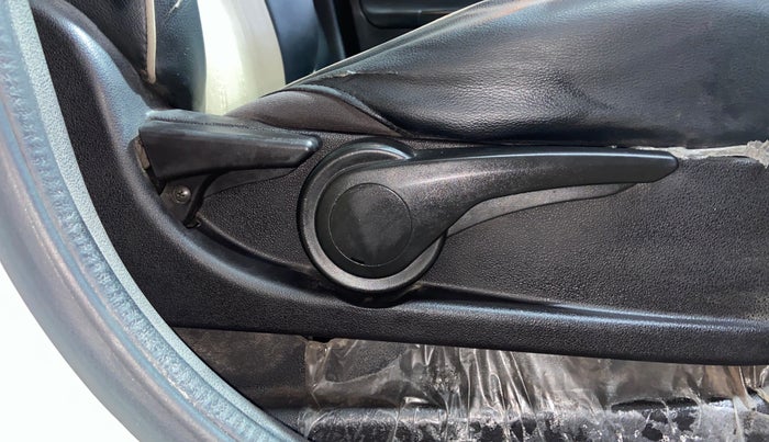 2016 Tata Zest XMS PETROL, Petrol, Manual, 80,553 km, Driver Side Adjustment Panel