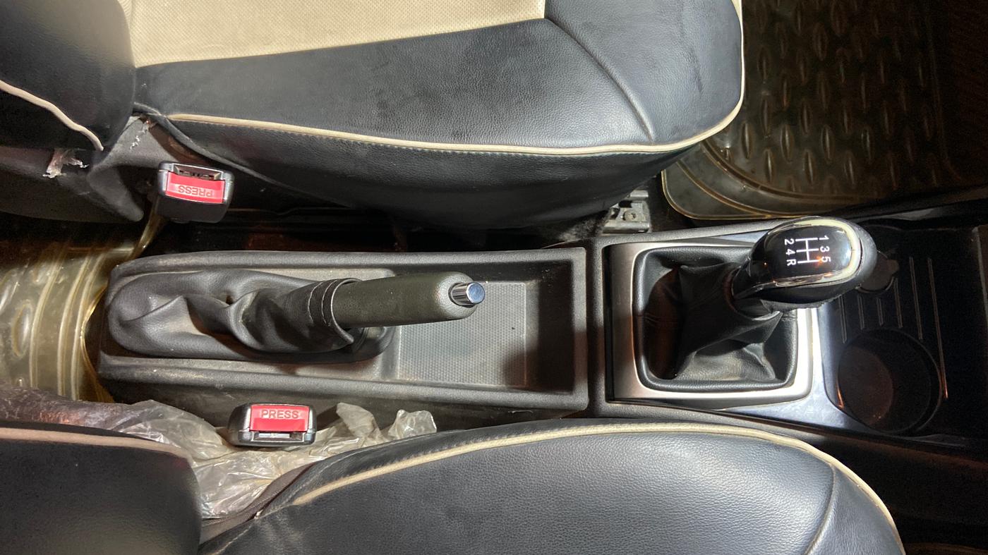 2016 Tata Zest XMS PETROL, Petrol, Manual, 80,107 km, Gear Lever