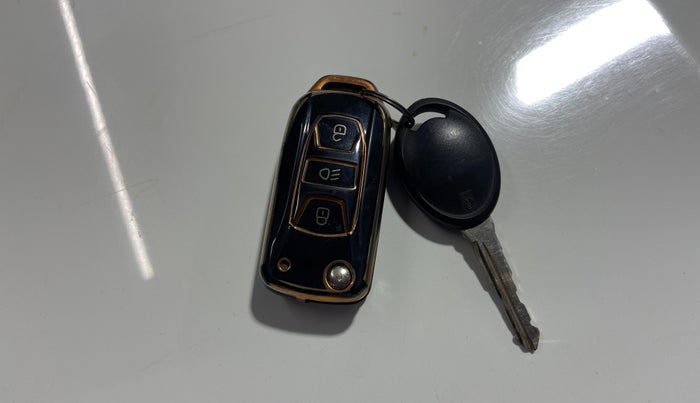 2016 Tata Zest XMS PETROL, Petrol, Manual, 80,553 km, Key Close Up