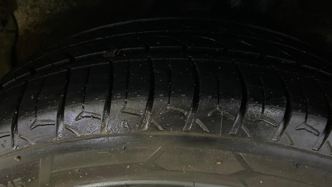 2016 Tata Zest XMS PETROL, Petrol, Manual, 80,107 km, Left Rear Tyre Tread
