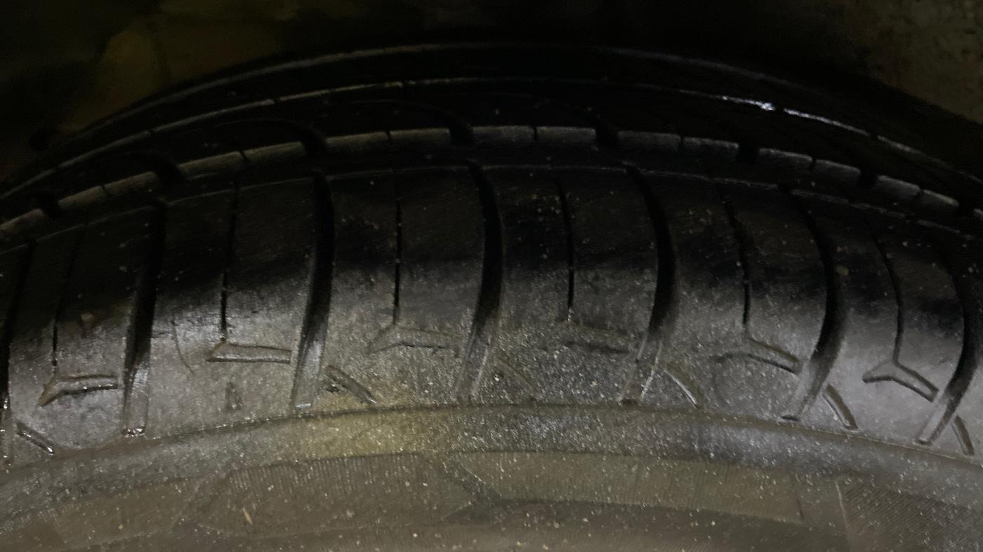 2016 Tata Zest XMS PETROL, Petrol, Manual, 80,107 km, Right Rear Tyre Tread