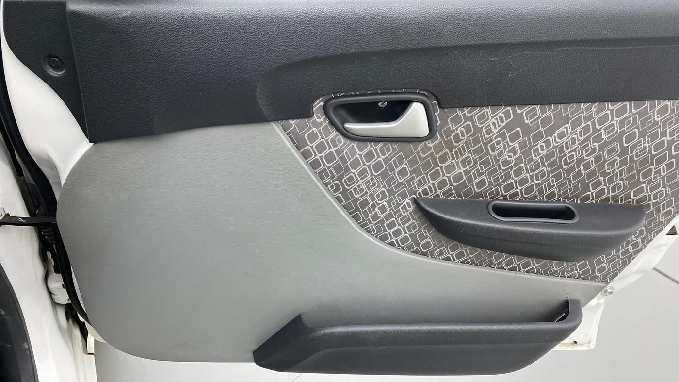 2018 Maruti Alto 800 LXI, Petrol, Manual, 25,646 km, Driver Side Door Panels Control