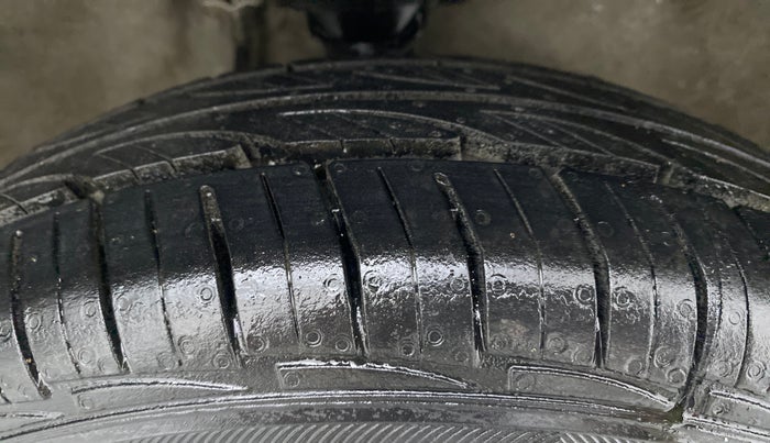 2018 Maruti Alto 800 LXI, Petrol, Manual, 25,646 km, Right Front Tyre Tread