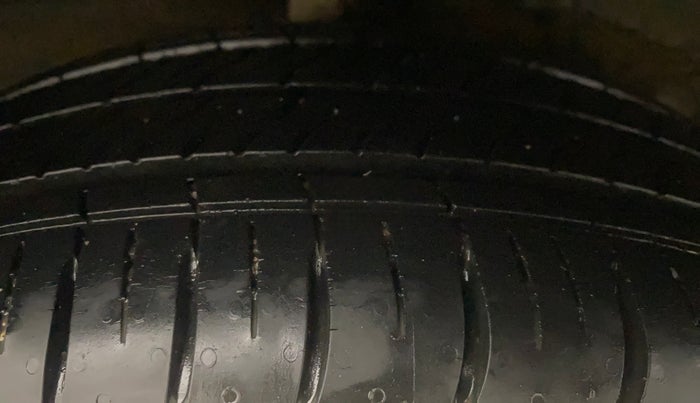 2021 Hyundai GRAND I10 NIOS ASTA 1.2 KAPPA VTVT, Petrol, Manual, 16,434 km, Right Rear Tyre Tread