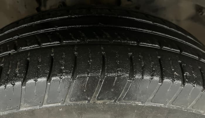 2021 Tata Harrier XTA 2.0L KRYOTEC PLUS, Diesel, Automatic, 43,451 km, Right Front Tyre Tread