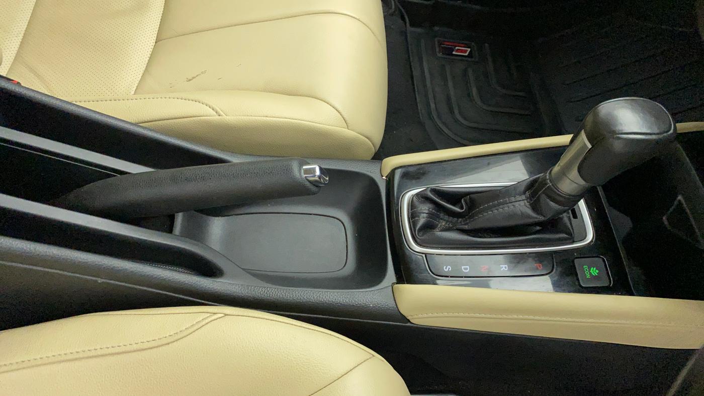 2020 Honda City ZX CVT, Petrol, Automatic, 51,409 km, Gear Lever