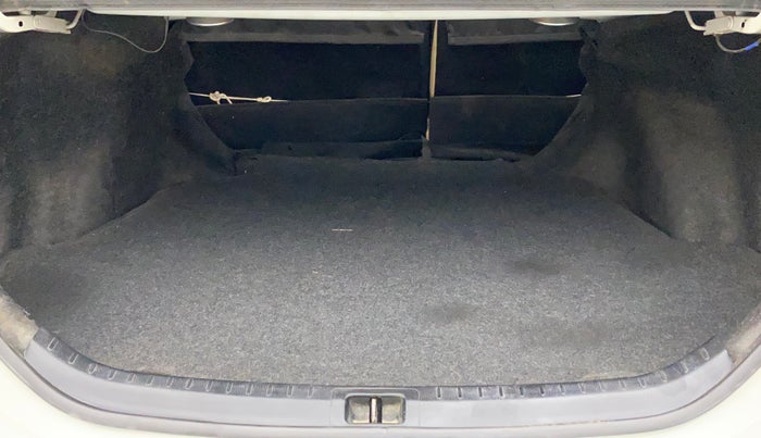 2016 Toyota Corolla Altis G PETROL, Petrol, Manual, 89,921 km, Boot Inside