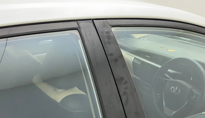 2016 Toyota Corolla Altis G PETROL, Petrol, Manual, 89,921 km, Right B pillar - Minor scratches