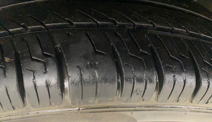 2016 Renault Kwid RXT 0.8, Petrol, Manual, 53,753 km, Right Rear Tyre Tread