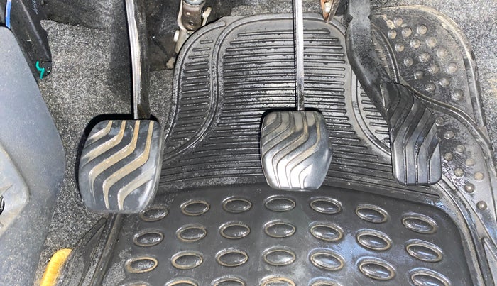 2016 Renault Kwid RXT 0.8, Petrol, Manual, 53,753 km, Pedals