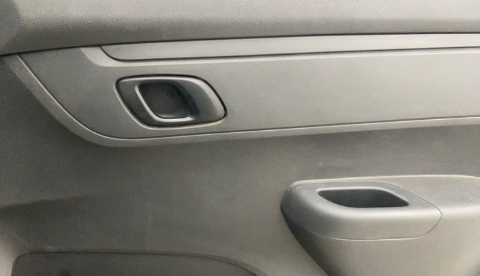 2016 Renault Kwid RXT 0.8, Petrol, Manual, 53,753 km, Driver Side Door Panels Control