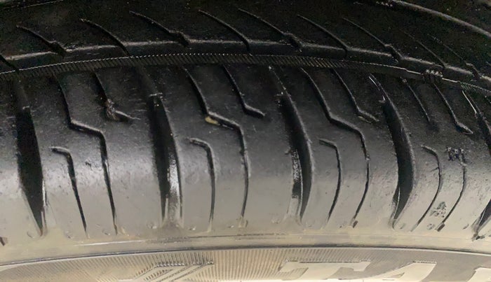 2016 Renault Kwid RXT 0.8, Petrol, Manual, 53,753 km, Left Rear Tyre Tread