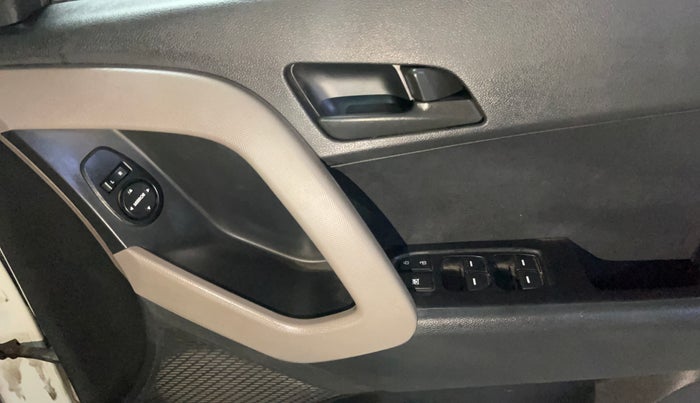 2016 Hyundai Creta E PLUS 1.6 PETROL, Petrol, Manual, 44,972 km, Driver Side Door Panels Control