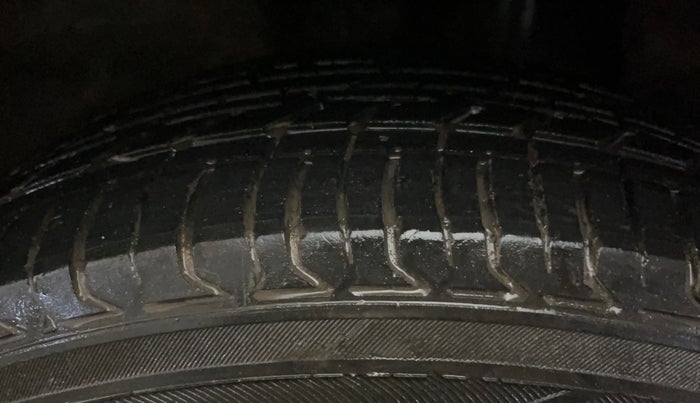 2016 Hyundai Creta E PLUS 1.6 PETROL, Petrol, Manual, 44,972 km, Left Rear Tyre Tread