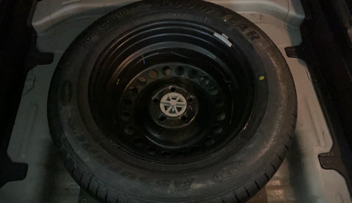 2016 Hyundai Creta E PLUS 1.6 PETROL, Petrol, Manual, 44,972 km, Spare Tyre