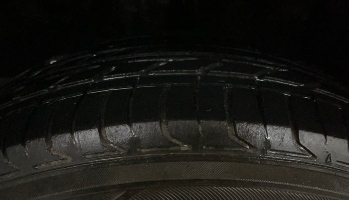 2016 Hyundai Creta E PLUS 1.6 PETROL, Petrol, Manual, 44,972 km, Right Front Tyre Tread