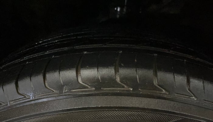 2016 Hyundai Creta E PLUS 1.6 PETROL, Petrol, Manual, 44,972 km, Left Front Tyre Tread