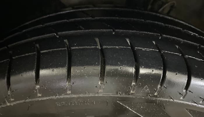 2018 Hyundai Elite i20 MAGNA EXECUTIVE 1.2, Petrol, Manual, 86,728 km, Left Front Tyre Tread