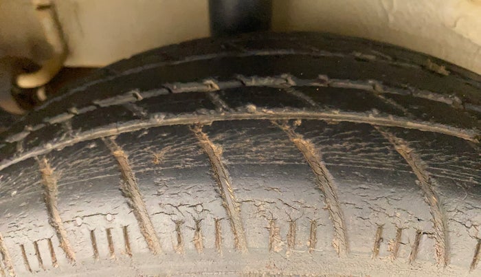 2015 Maruti Celerio VXI AMT, Petrol, Automatic, 42,137 km, Right Rear Tyre Tread