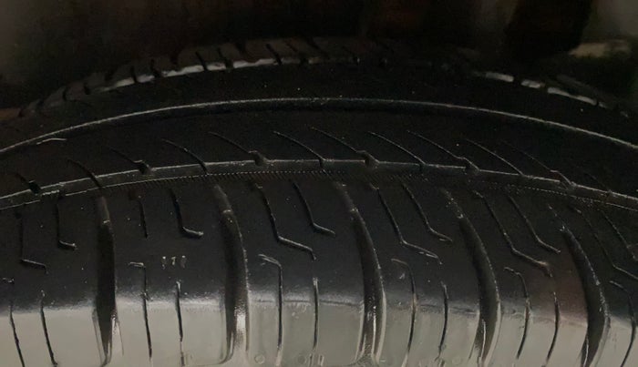 2017 Maruti Dzire VXI AMT, Petrol, Automatic, 86,340 km, Left Rear Tyre Tread