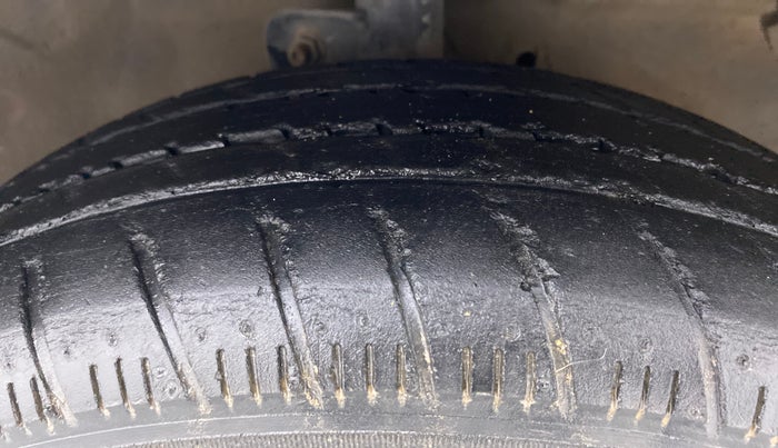 2016 Maruti Celerio VXI AGS, Petrol, Automatic, 69,409 km, Right Front Tyre Tread