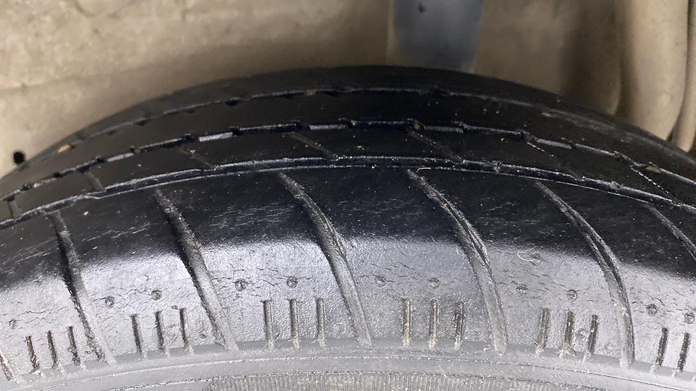 2016 Maruti Celerio VXI AGS, Petrol, Automatic, 69,409 km, Left Rear Tyre Tread