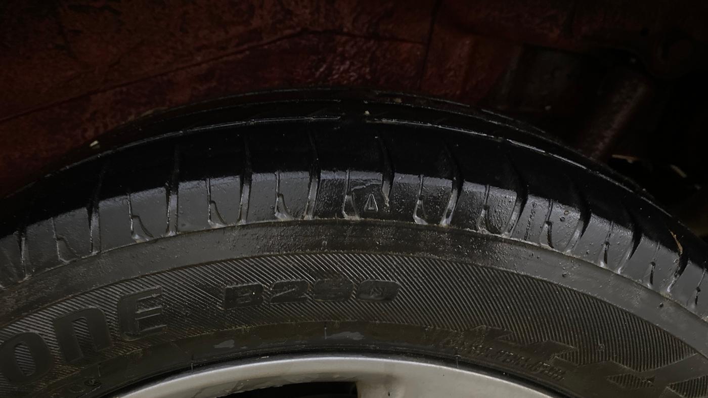 2015 Maruti Wagon R Stingray VXI, Petrol, Manual, 56,523 km, Left Rear Tyre Tread