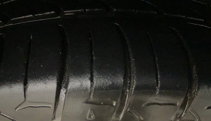 2019 Hyundai Verna 1.6 VTVT SX, Petrol, Manual, 1,03,405 km, Right Front Tyre Tread