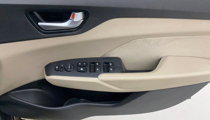 2019 Hyundai Verna 1.6 VTVT SX, Petrol, Manual, 1,03,405 km, Driver Side Door Panels Control