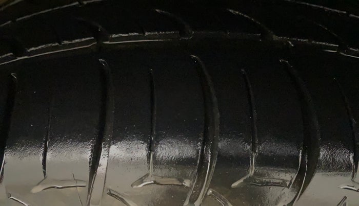 2019 Hyundai Verna 1.6 VTVT SX, Petrol, Manual, 1,03,405 km, Left Front Tyre Tread