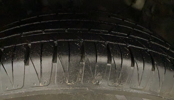 2021 KIA SONET HTK PLUS 1.2, Petrol, Manual, 10,324 km, Left Front Tyre Tread