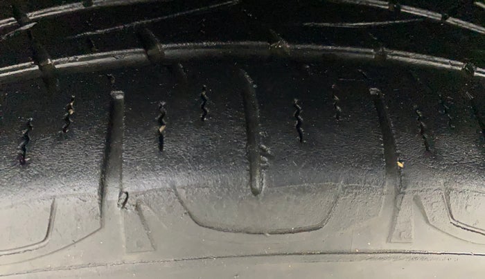 2018 Jeep Compass LIMITED 2.0 DIESEL, Diesel, Manual, 82,062 km, Left Front Tyre Tread