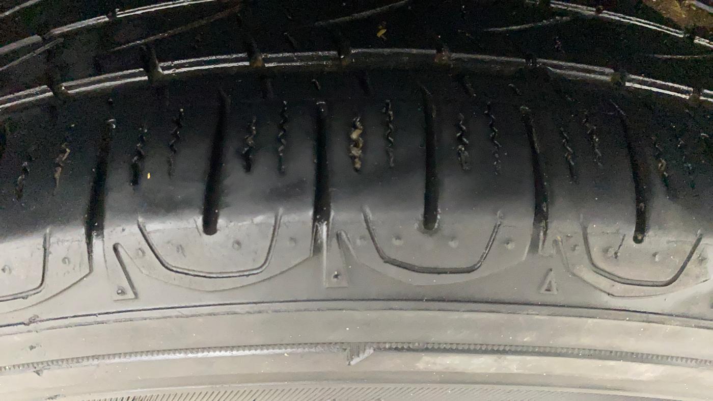 2018 Jeep Compass LIMITED 2.0 DIESEL, Diesel, Manual, 82,106 km, Left Rear Tyre Tread