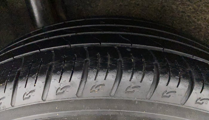 2020 Maruti Vitara Brezza ZXI PLUS DUAL TONE, Petrol, Manual, 54,548 km, Right Rear Tyre Tread