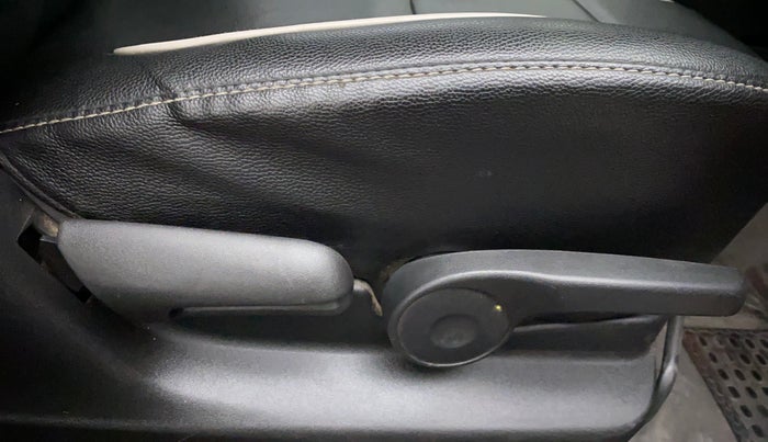 2020 Maruti Vitara Brezza ZXI PLUS DUAL TONE, Petrol, Manual, 54,548 km, Driver Side Adjustment Panel