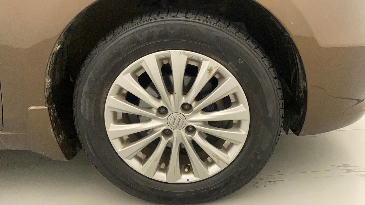 2015 Maruti Ciaz ZDI SHVS, Diesel, Manual, 77,169 km, Right Front Wheel