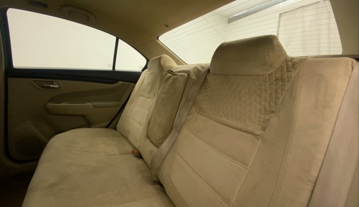 2015 Maruti Ciaz ZDI SHVS, Diesel, Manual, 77,169 km, Right Side Rear Door Cabin