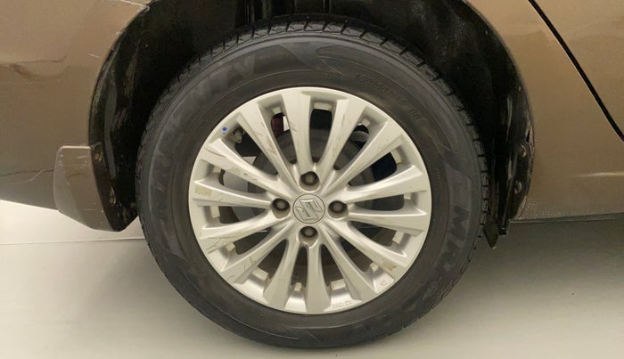 2015 Maruti Ciaz ZDI SHVS, Diesel, Manual, 77,169 km, Right Rear Wheel