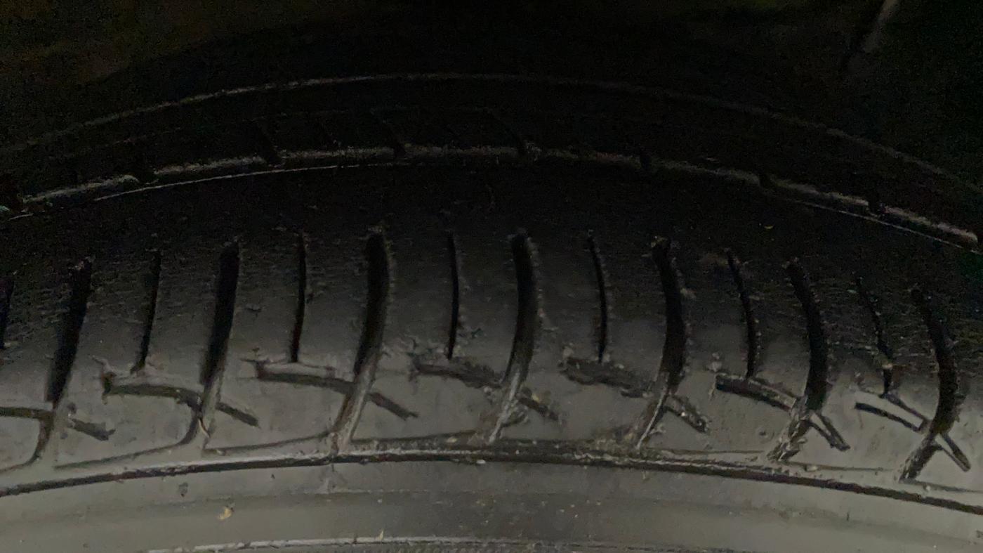 2015 Maruti Ciaz ZDI SHVS, Diesel, Manual, 77,169 km, Left Rear Tyre Tread