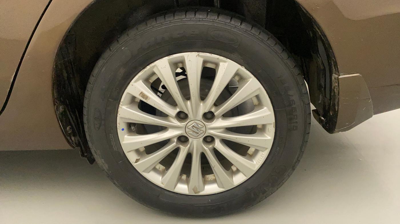 2015 Maruti Ciaz ZDI SHVS, Diesel, Manual, 77,169 km, Left Rear Wheel